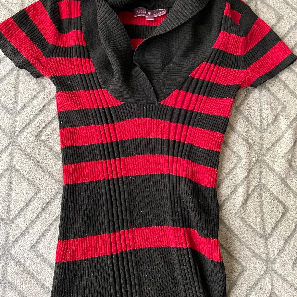 black and red slim-fit dress